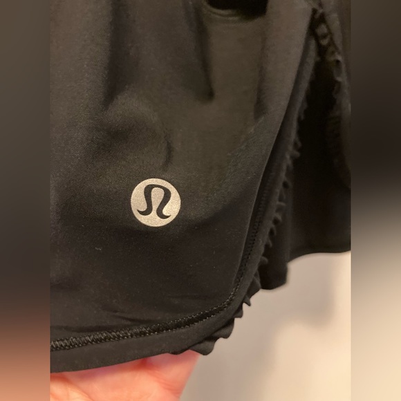 Lululemon Open Cross Back with Ruffle detailing - Picture 3 of 5